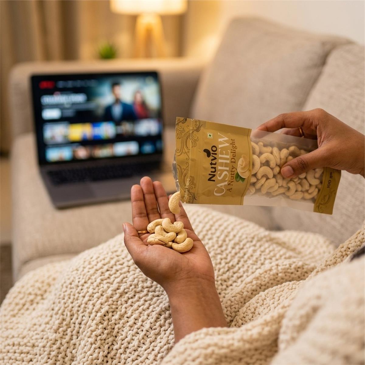 Nutvio Whole Cashew Sachets — 100g